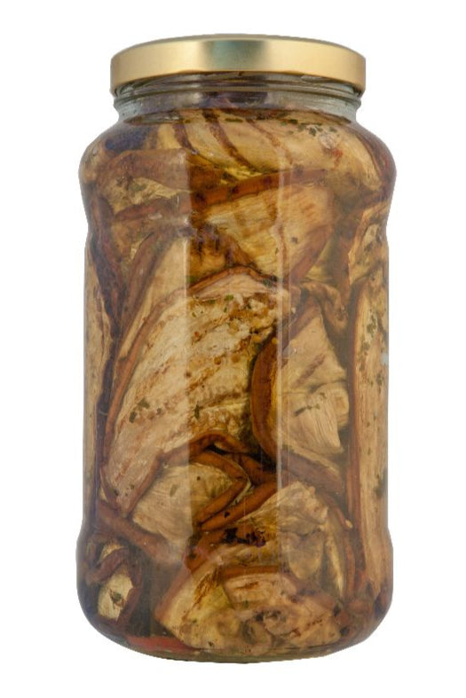 Grilled aubergines in oil